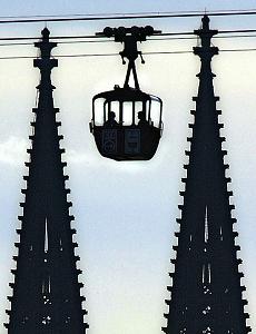 Dom und Seilbahn zu K�ln
